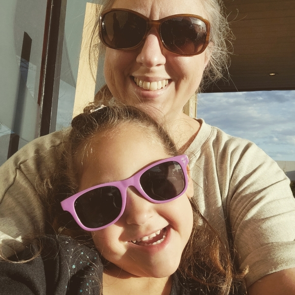 Meet your Posher, Tanya - Picture 2 of 3